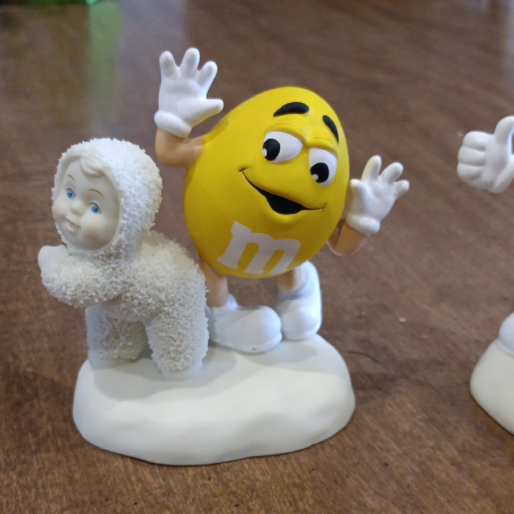 M&M's Red and Yellow Character Figurines - Picture 2 of 3